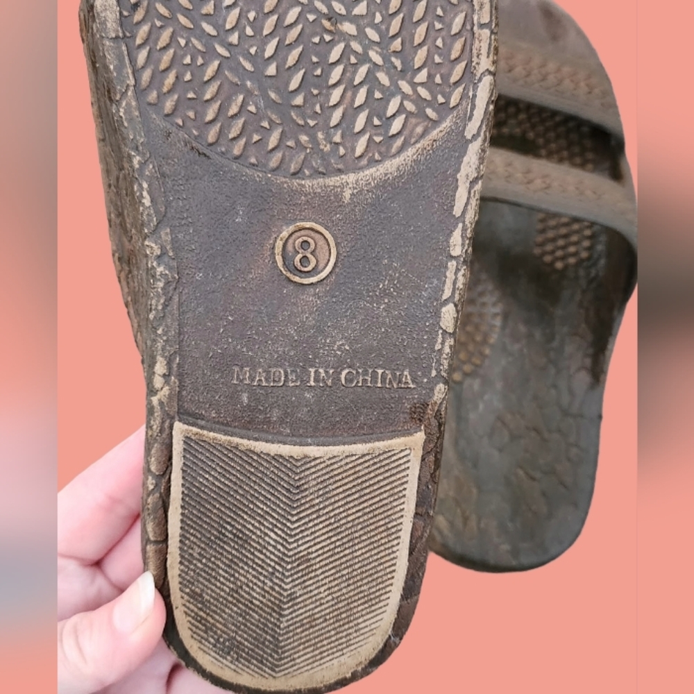 Source Unknown Brown Textured Sandals - Picture 3 of 3